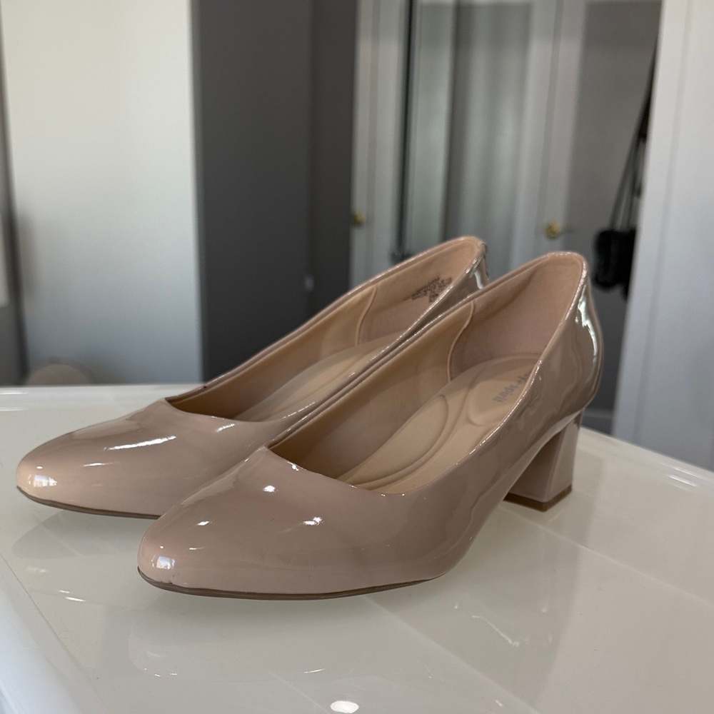 Elegant Tan Block Heel Pumps